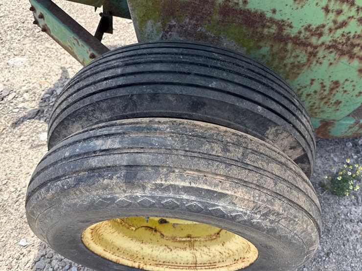 john-deere-301-image-12
