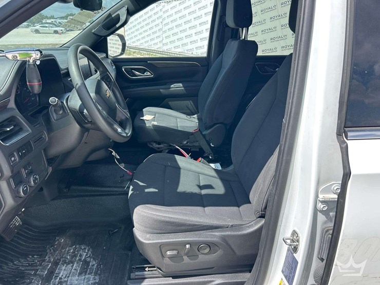 2023-chevrolet-tahoe-image-13