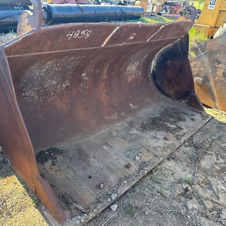 #4858 • Approx 112" Loader Bucket