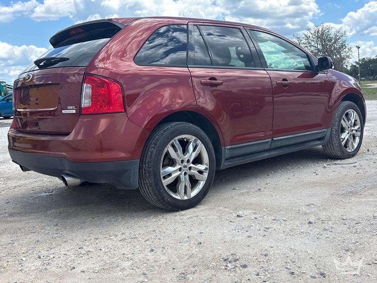2014-ford-edge-image-3