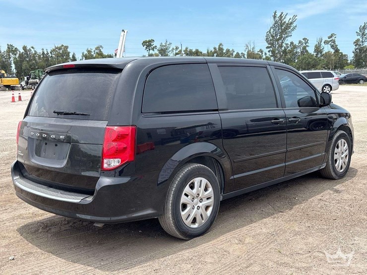 2017-dodge-grand-caravan-image-3