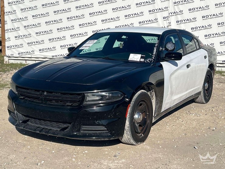 2019-dodge-charger-sedan-image-1