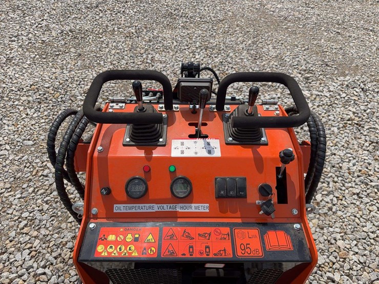 2026-mms-ms36c-mini-skid-steer-image-10