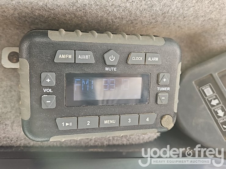 2021-deere-331g-image-18