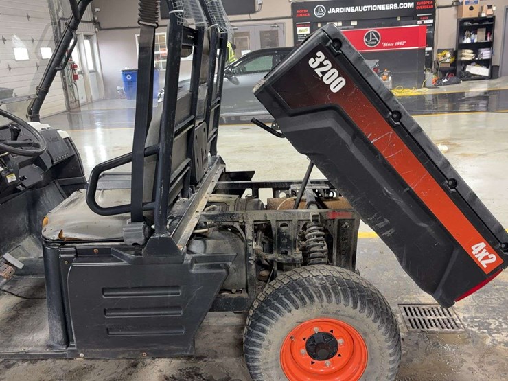 2011-bobcat-3200-image-9