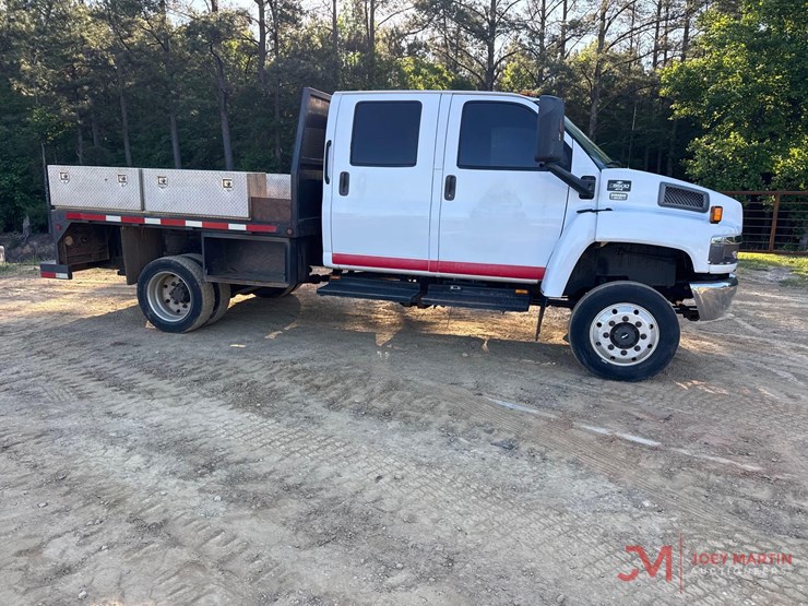2006-chevrolet-kodiak-c5500-image-2