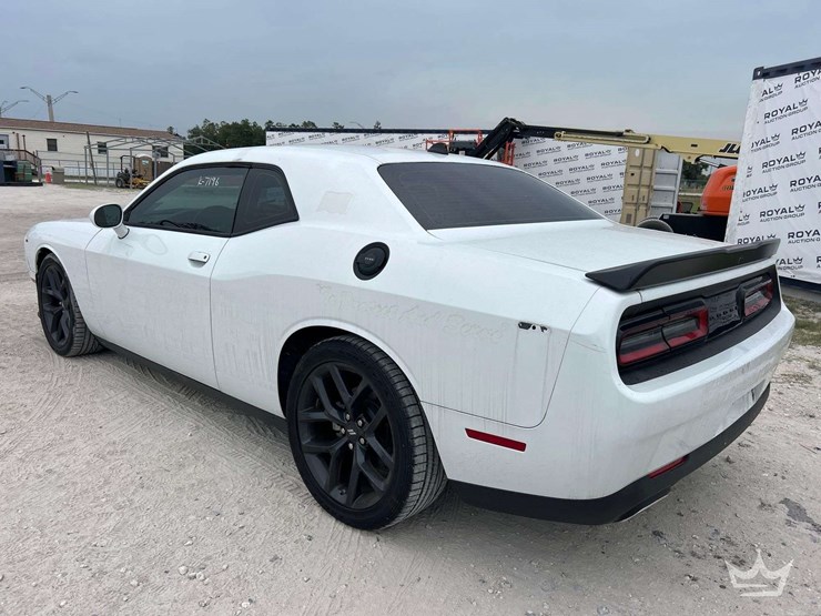 2023-dodge-challenger-coupe-image-4