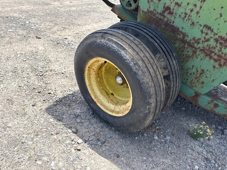 john-deere-301-image-11