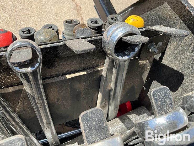 cpl-fully-stocked-triangle-toolbox-&-receiver-mounted-vice-image-18