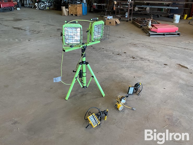 power-light-flood-light-tripod-image-3