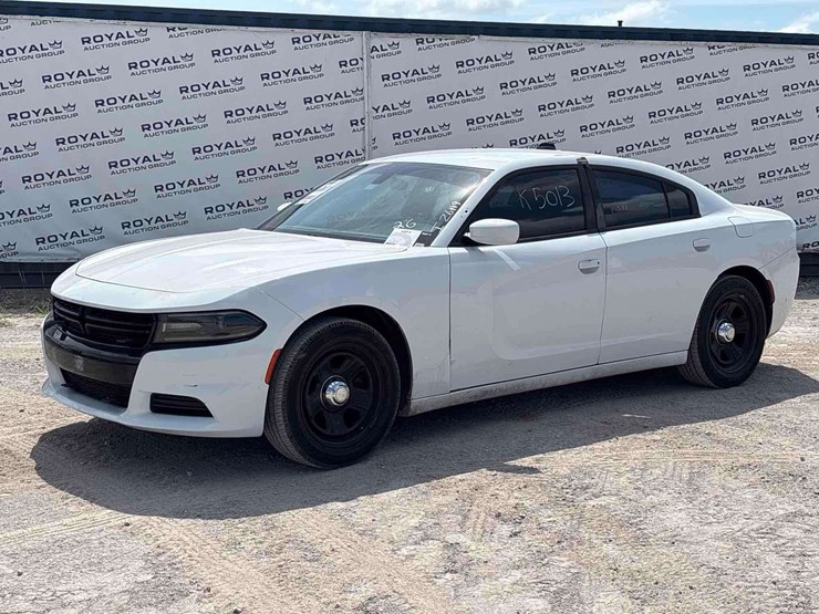 2018-dodge-charger-sedan-image-1