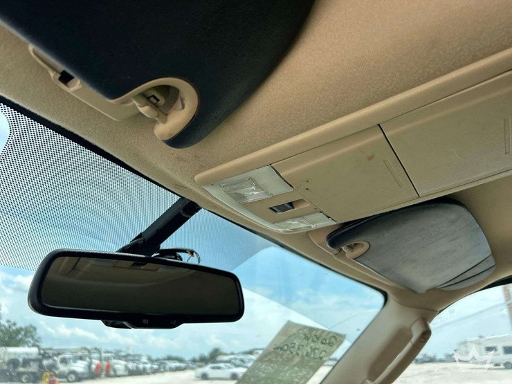 2010-ford-expedition-image-19