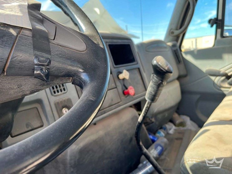 2003-international-durastar-4300-image-27