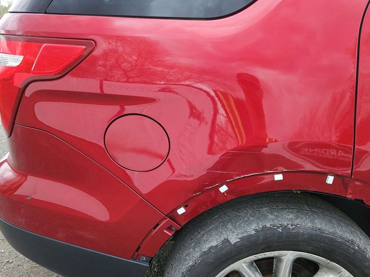 2015-ford-explorer-image-36