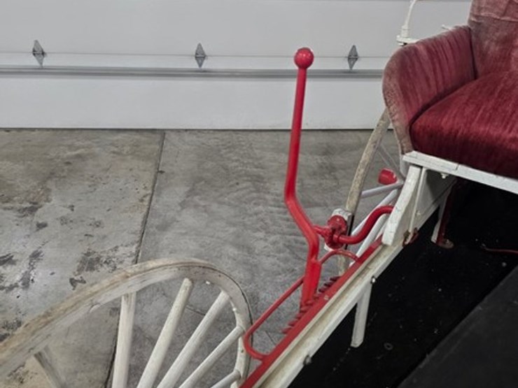 #415-•-antique-horse-drawn-wagon-image-15