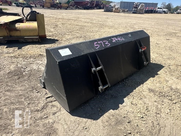 66"-loader-bucket-image-2