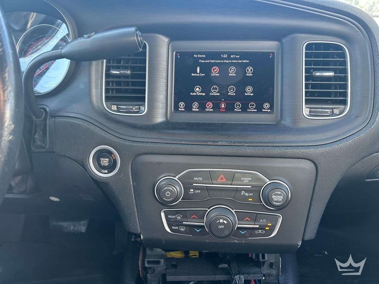 2019-dodge-charger-sedan-image-18