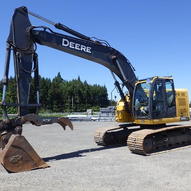 DEERE 245G LC