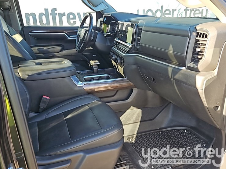 2022-chevrolet-silverado-1500-image-34