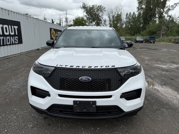 2020-ford-explorer-image-8