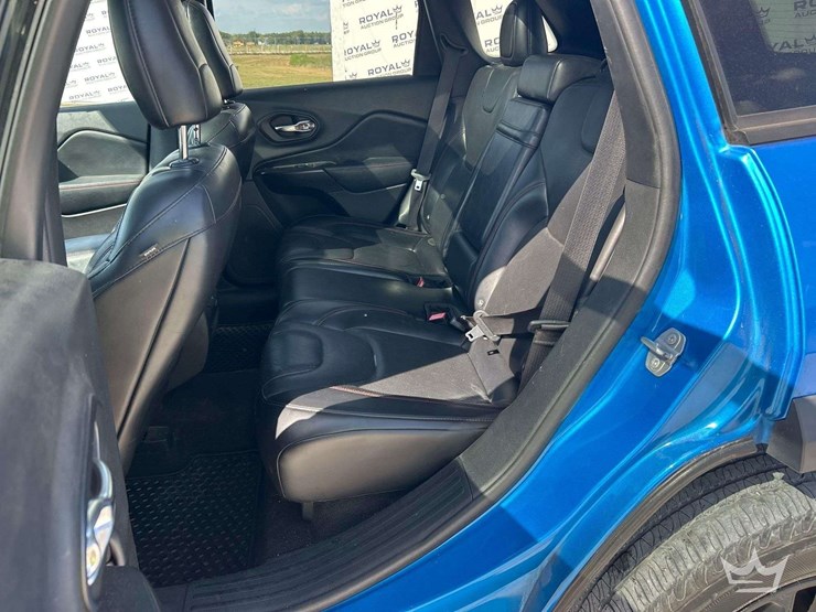 2019-jeep-cherokee-image-18