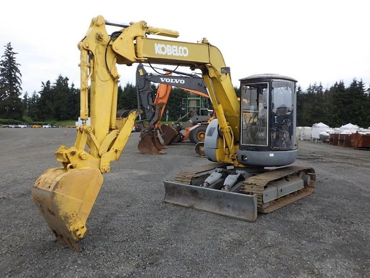 kobelco-hydraulic-excavator-image-1