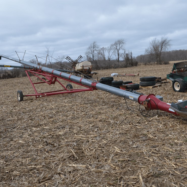 Hutchinson / Mayrath 10 inch Grain Auger with Transport