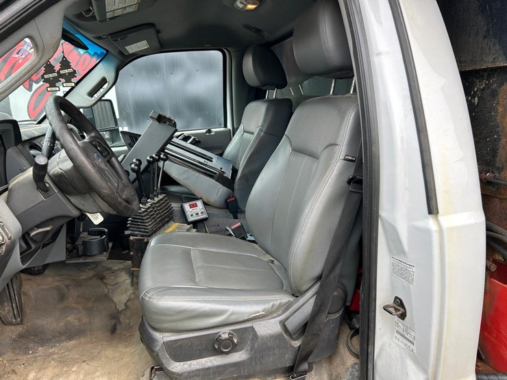 ford-f550-image-19