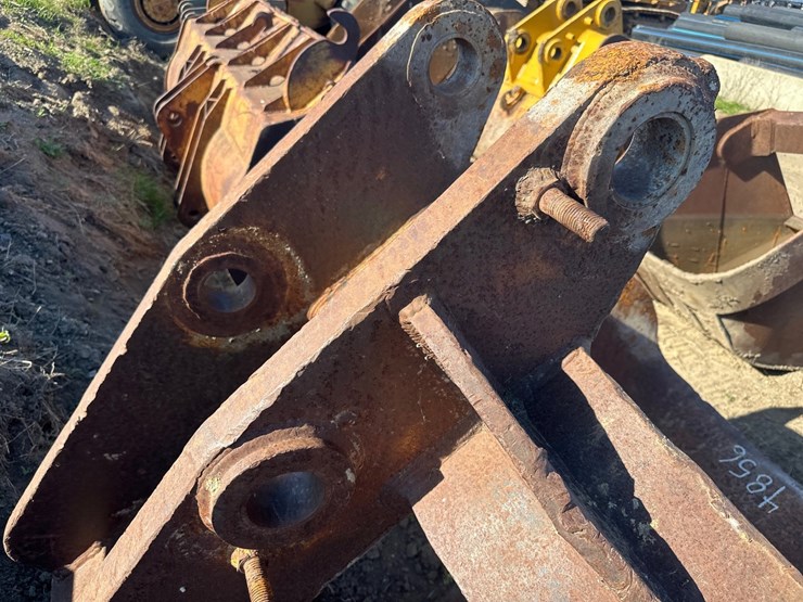 #4856-•-approx-50"-sand-excavator-bucket-image-6
