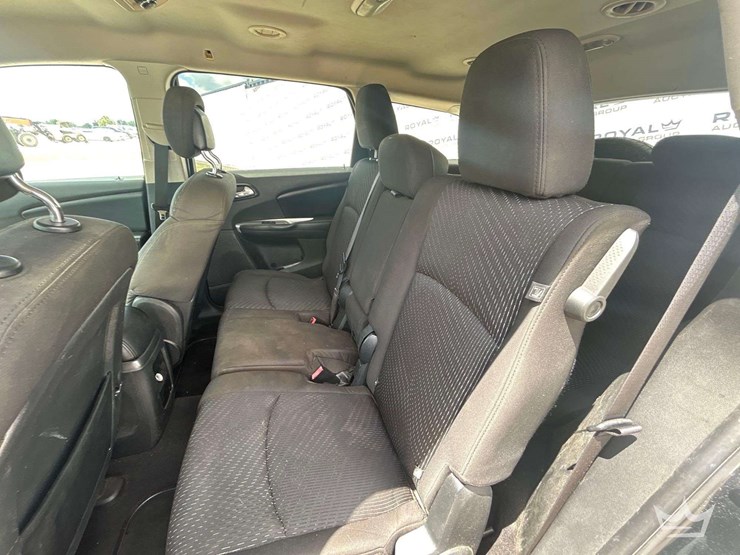 2015-dodge-journey-image-21
