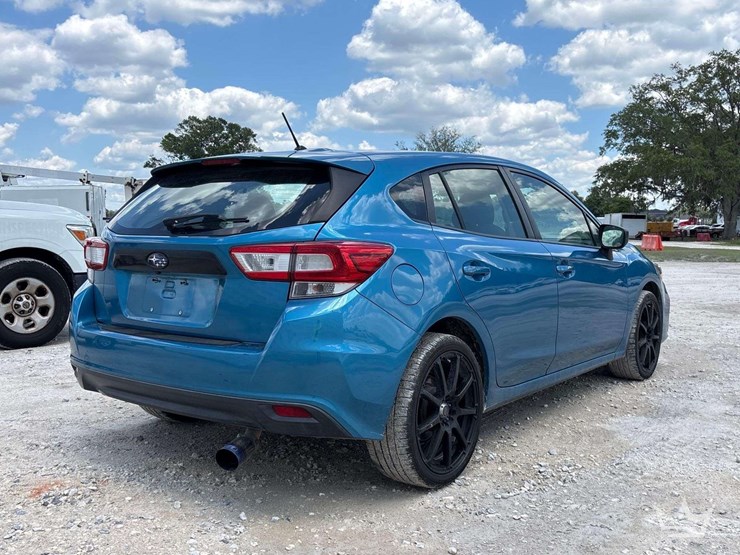 2019-subaru-impreza-awd-sedan-image-3