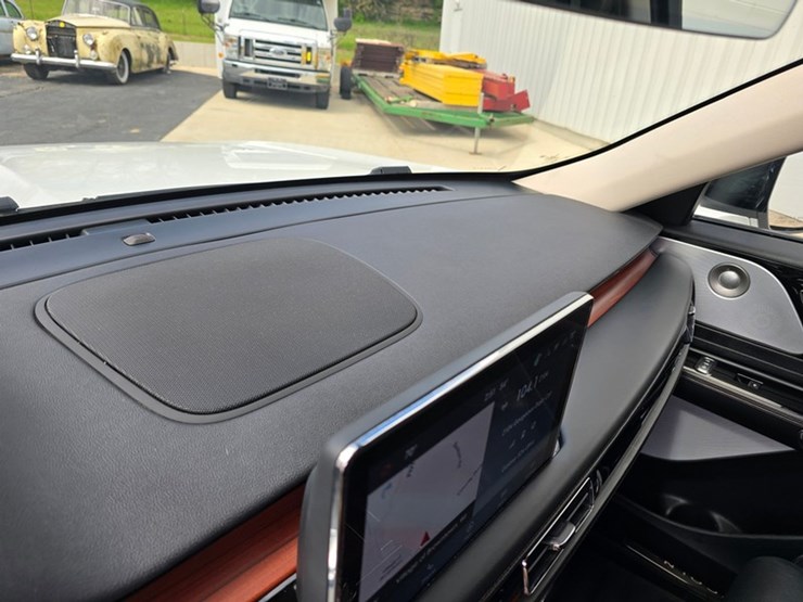 2024-lincoln-aviator-image-34