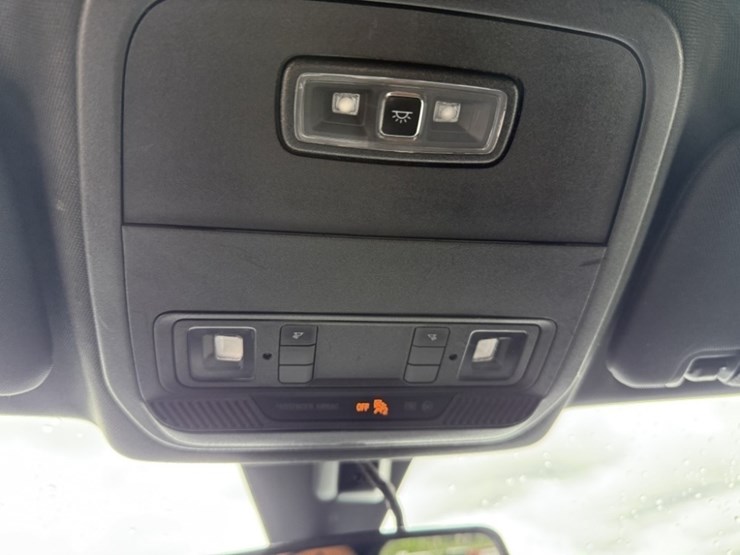 2020-ford-explorer-image-32