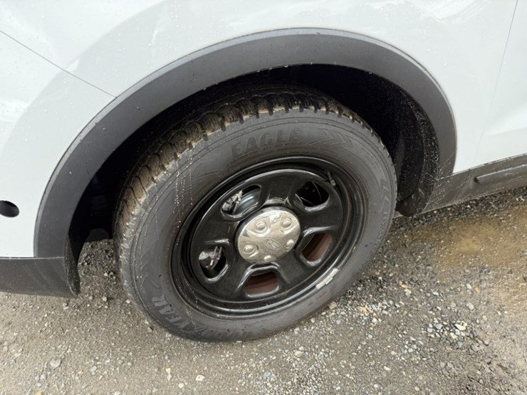 2018-ford-explorer-image-9