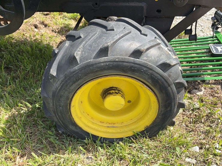 john-deere-322-image-37