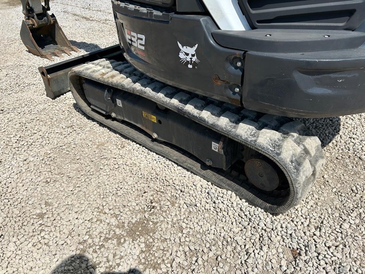 2023-bobcat-e32i-image-16