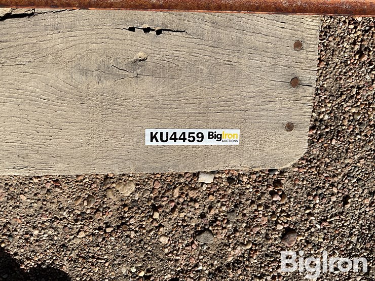 66”-t-posts-image-15