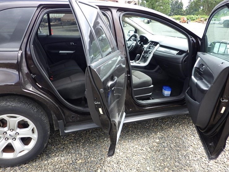 2013-ford-edge-image-15