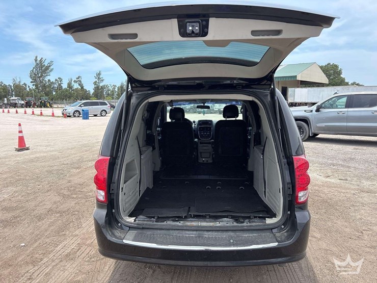 2017-dodge-grand-caravan-image-21
