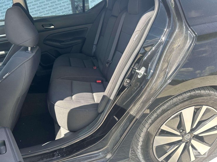 2022-nissan-altima-sedan-image-18