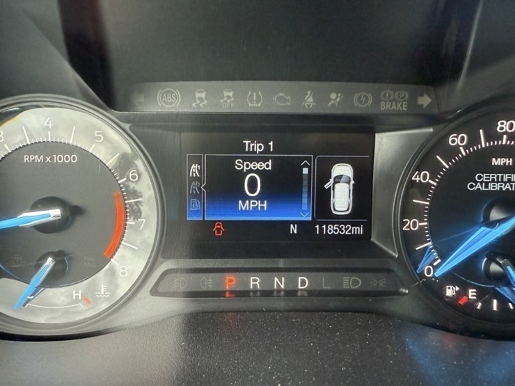 2018-ford-explorer-image-27