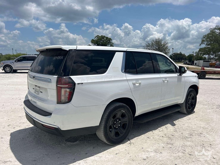 2023-chevrolet-tahoe-image-3