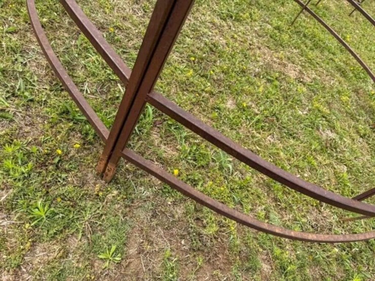 steel-round-bale-feeder-image-3