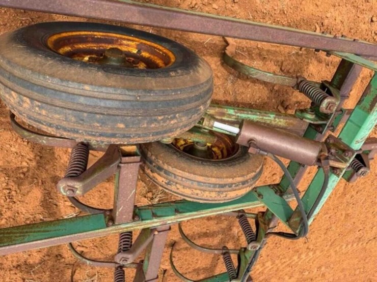john-deere-4010-image-21