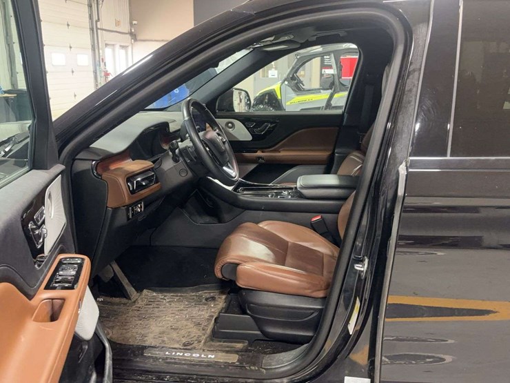 2023-lincoln-aviator-image-9