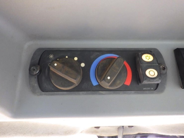 2011-caterpillar-d7e-image-46