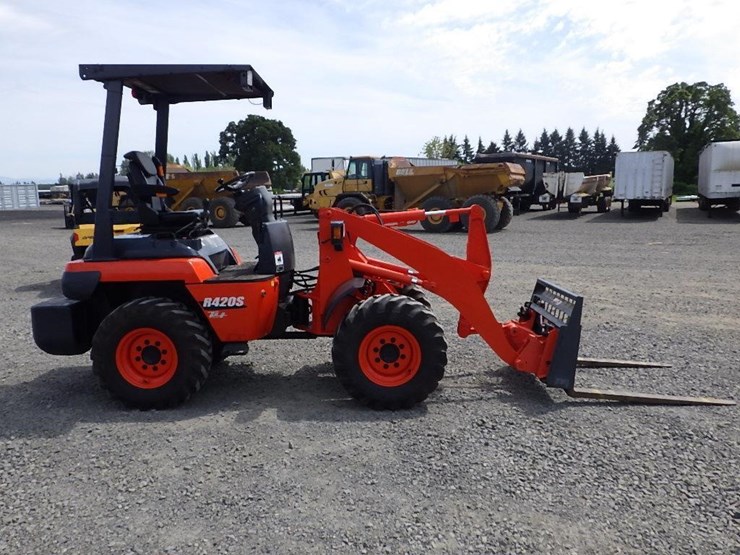 kubota-r420st-wheel-loader-image-4