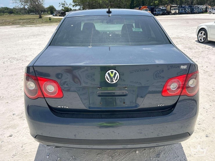 2006-volkswagen-jetta-sedan-image-22