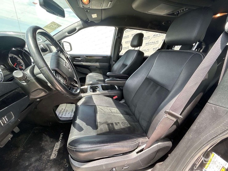 2017-dodge-grand-caravan-image-12