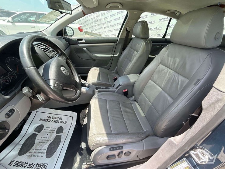 2006-volkswagen-jetta-sedan-image-12